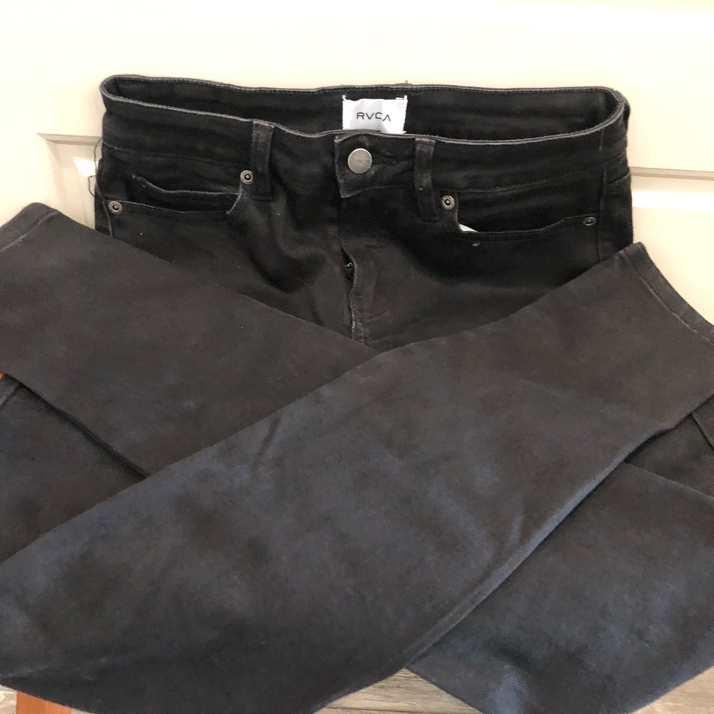 RVCA skinny jeans. 🛍 Worn once. Size 29.